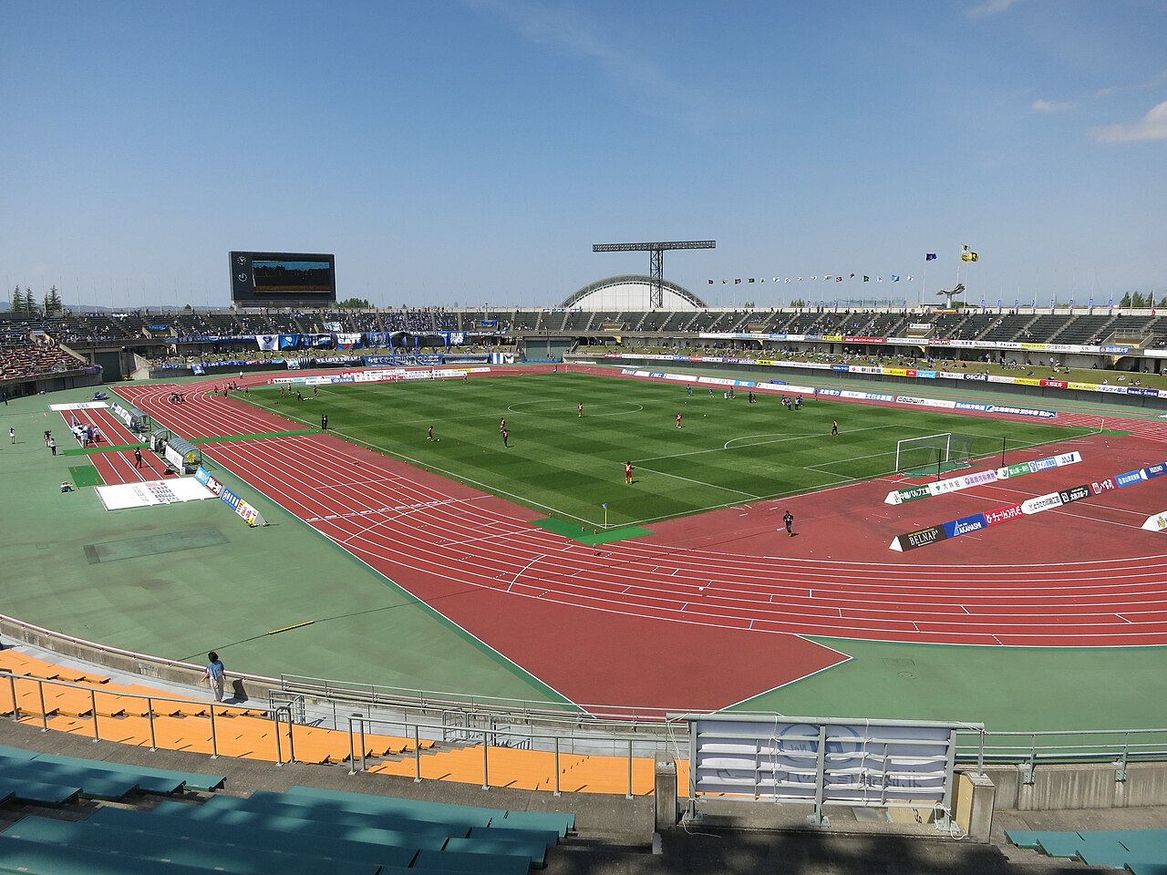 富山県総合運動公園陸上競技場